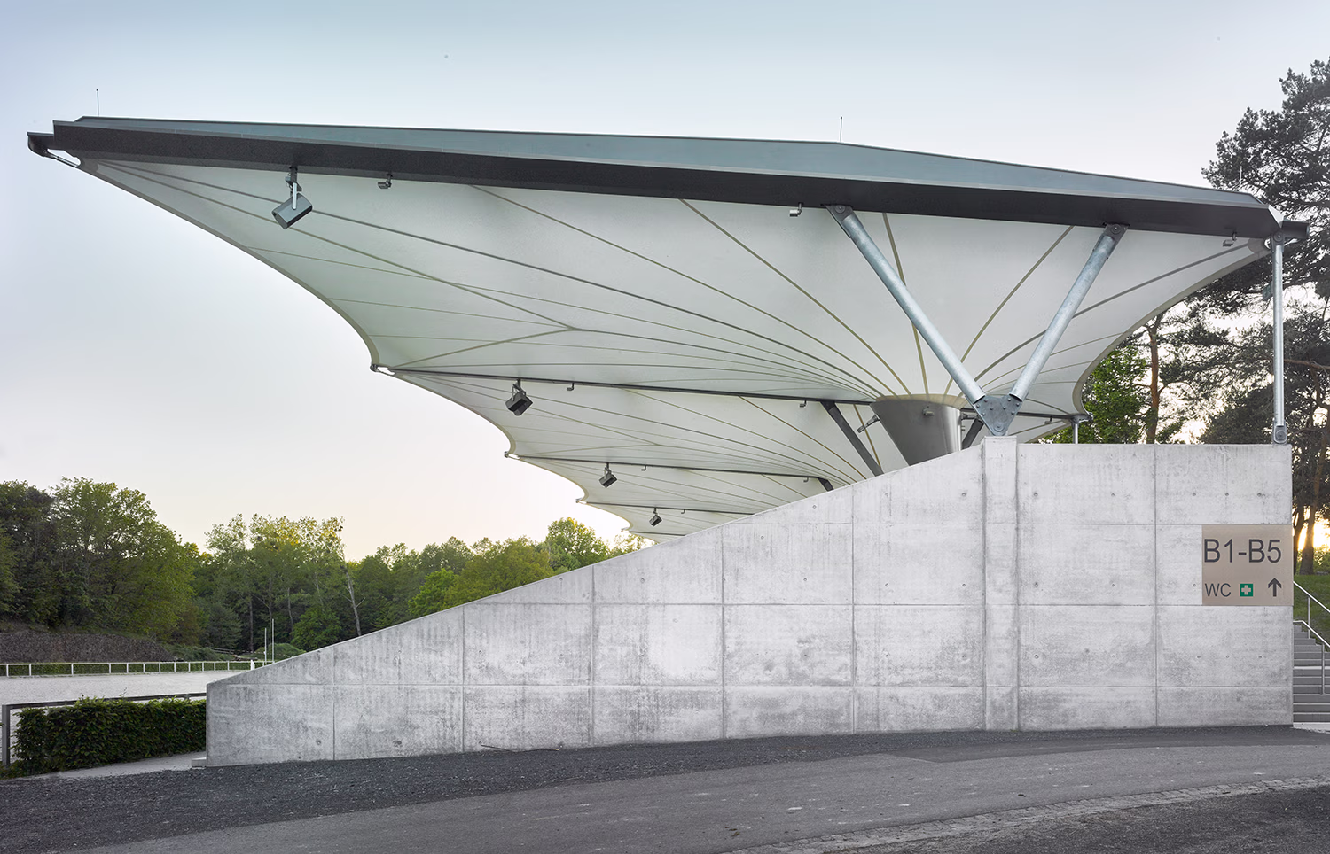 Betonfertigteile der Stufenanlage